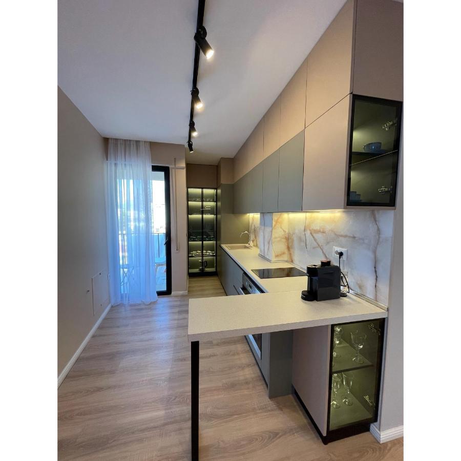 Terrace 5 * Tirana
